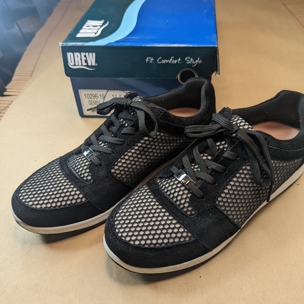 DREW GEMINI Women's Comfortable Walking Shoes  sz 11.5N Black suede and mesh Gre